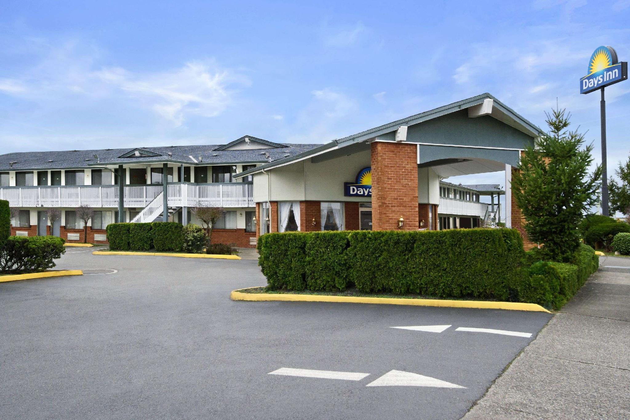 Days Inn By Wyndham Auburn Exteriör bild