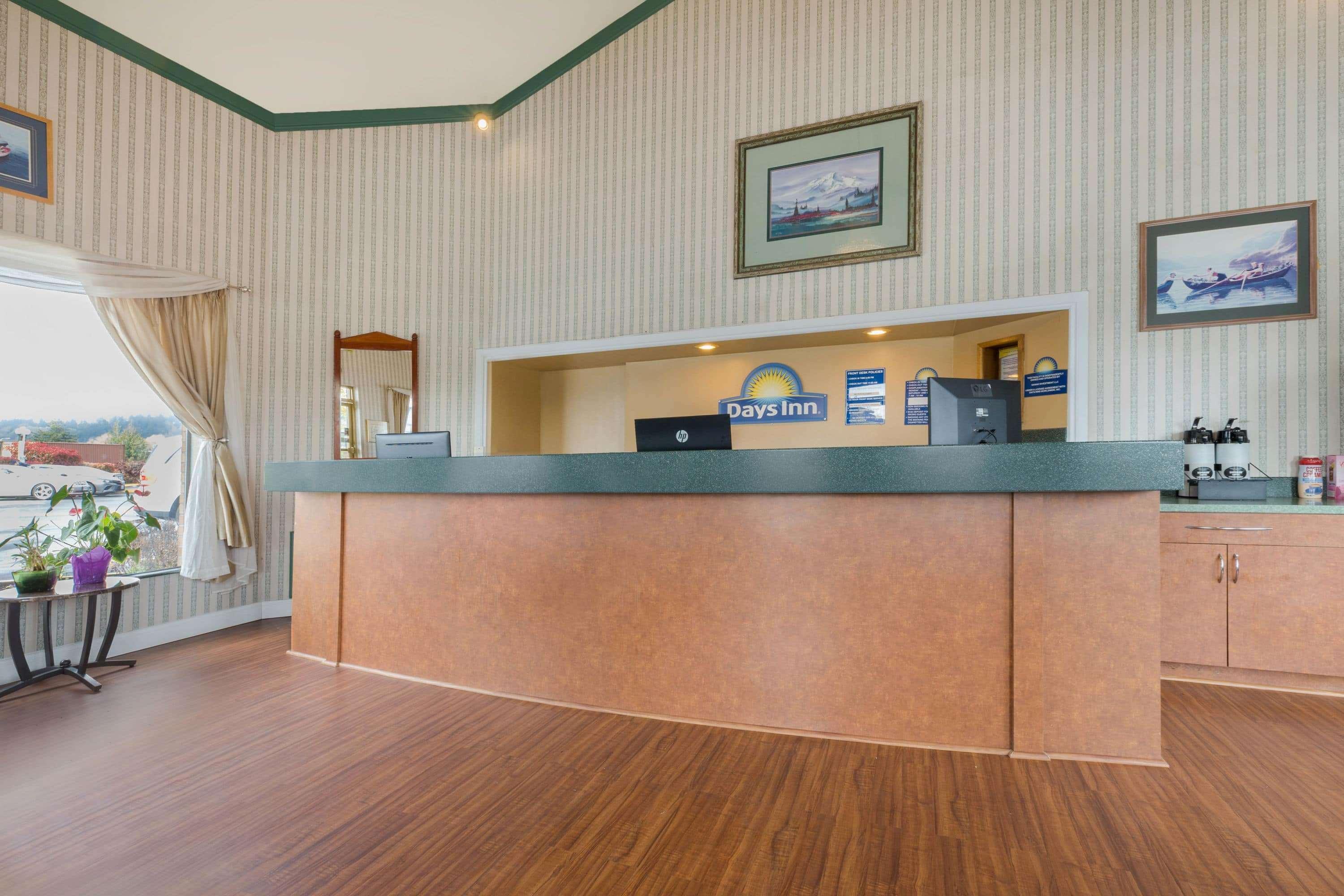 Days Inn By Wyndham Auburn Exteriör bild